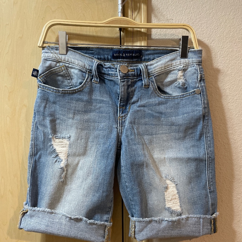 Rock & Republic Light Wash Distressed Denim Shorts